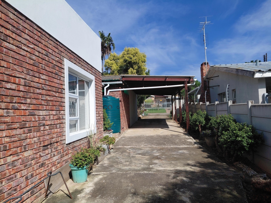 4 Bedroom Property for Sale in Bothasrus Eastern Cape